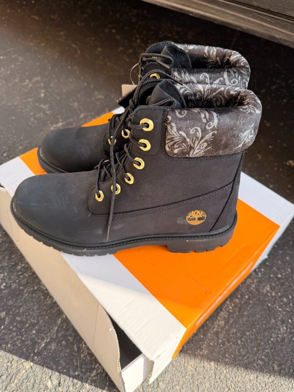 Timberland Heritage 6” Waterproof Boots Black Nubuck Women’s 9.5